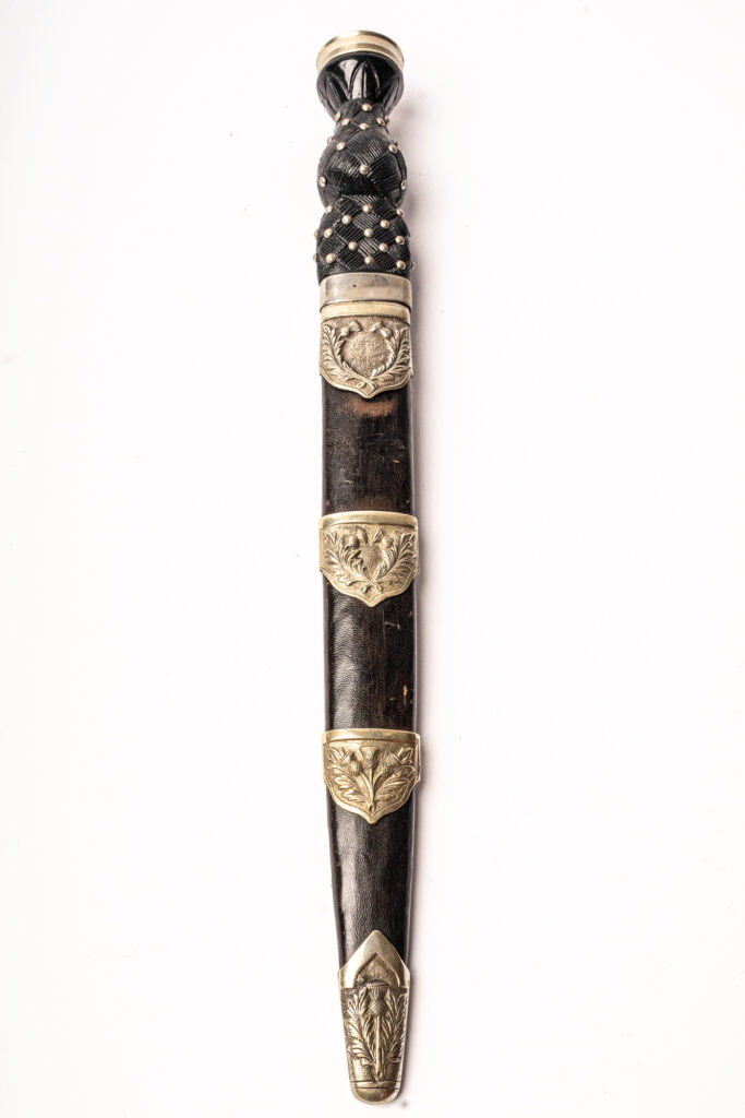 Ref 32. Piper's Dirk Mark II
