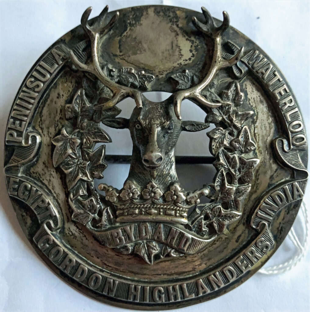 Gordon Highlanders plaid brooch - 01